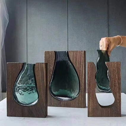 Glass vase